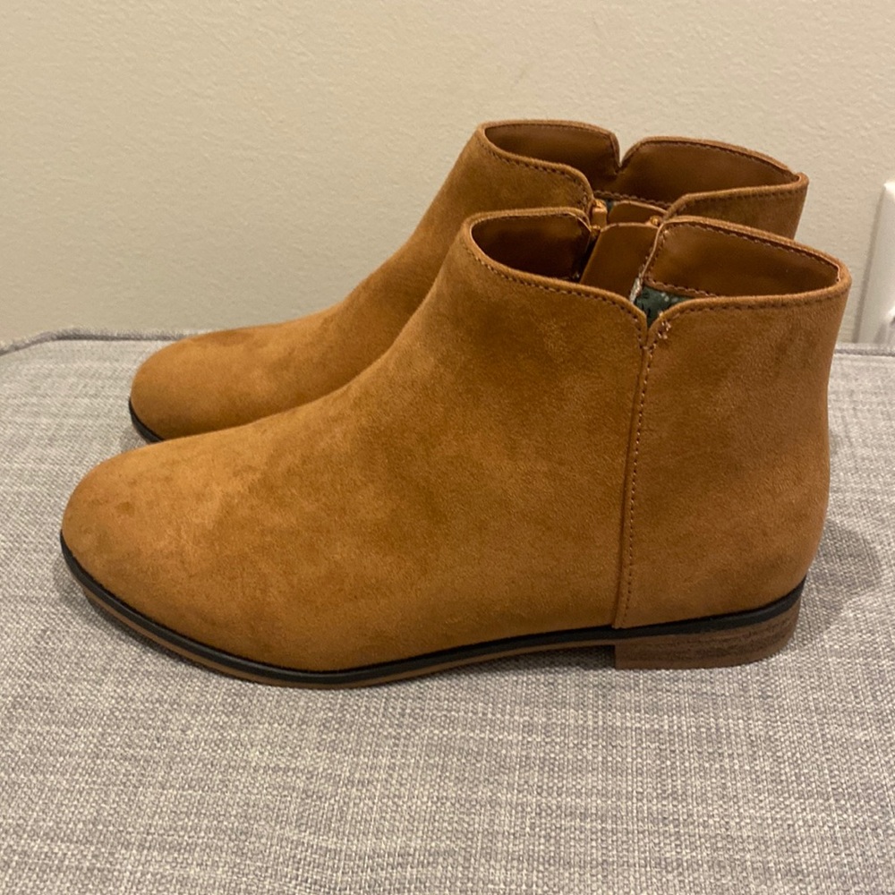 Girls Cat & Jack. Brand new condition Size 2